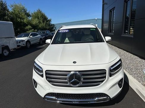 Used 2024 Mercedes-Benz GLB 250 4MATIC image 8