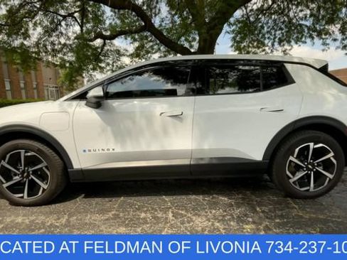 Used 2025 Chevrolet Equinox EV LT FWD image 5