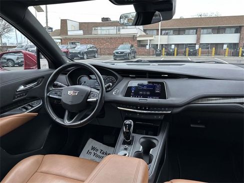 Used 2020 Cadillac XT4 Premium Luxury image 35