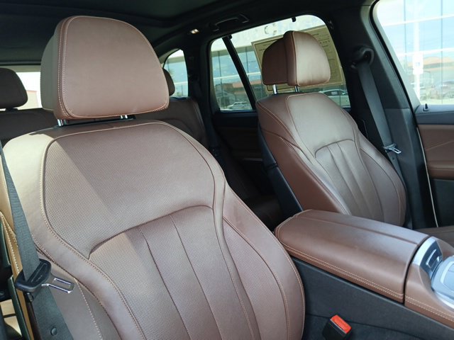 Used 2022 BMW X5 sDrive40i w/ Luxury Seating Package RWD image 18