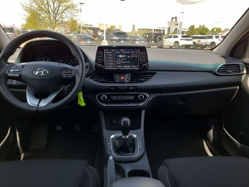Used 2018 Hyundai Elantra GT FWD image 18