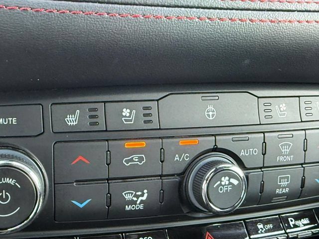 Used 2024 Dodge Durango GT AWD/4WD image 33