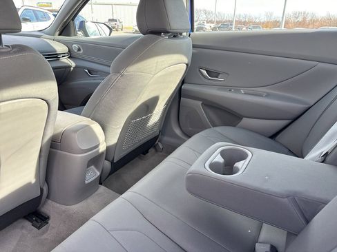 Used 2025 Hyundai Elantra SEL image 27