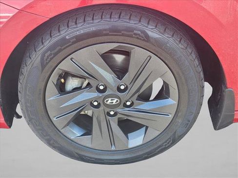 Used 2022 Hyundai Elantra SEL FWD image 22