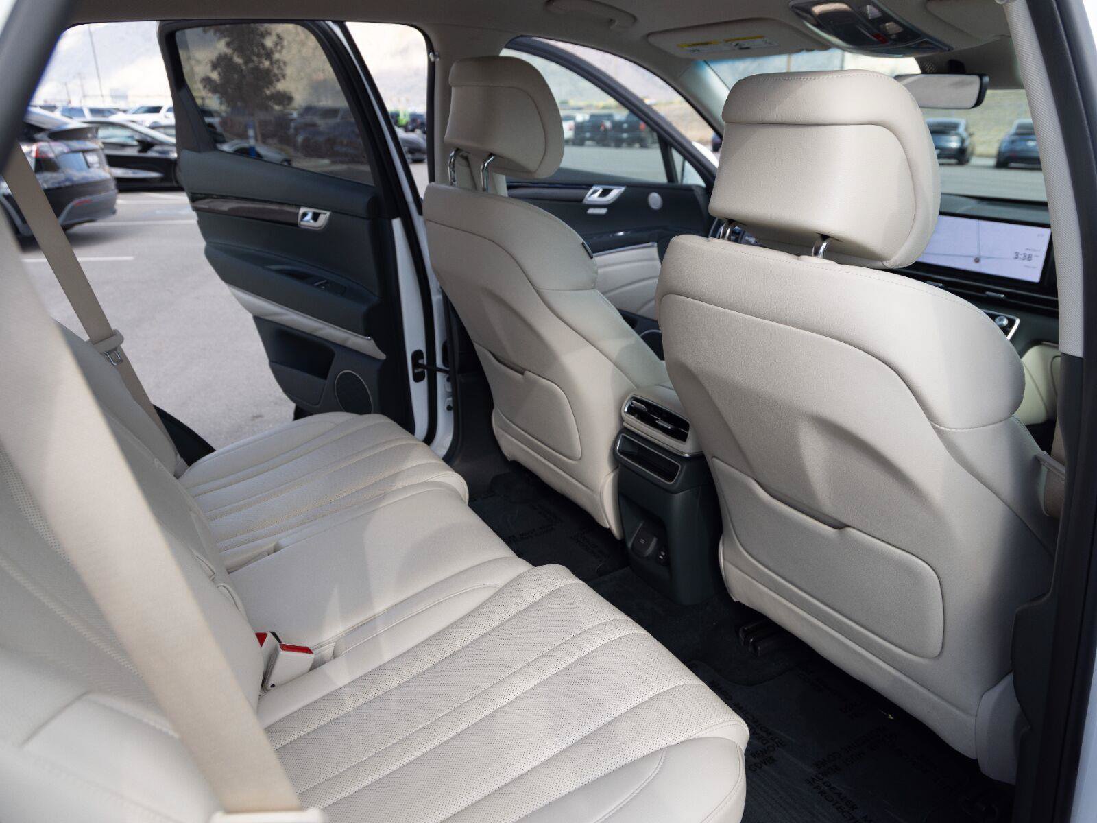 Used 2025 Genesis GV80 2.5T Standard AWD/4WD image 21