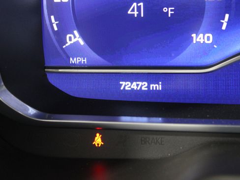 Used 2023 Chevrolet Suburban Premier image 12