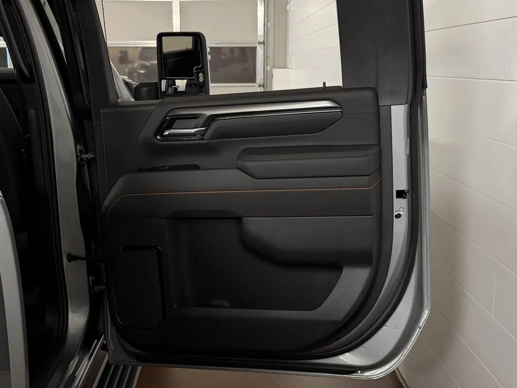 Used 2026 GMC Sierra 3500 AT4 w/ AT4 Premium Plus Package AWD/4WD image 43
