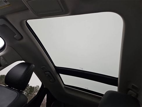 Used 2021 Ford Escape Titanium w/ Titanium Elite Package image 25