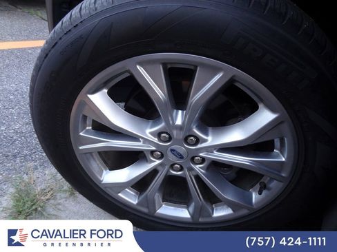 Used 2021 Ford Explorer XLT w/ Equipment Group 202A RWD image 12