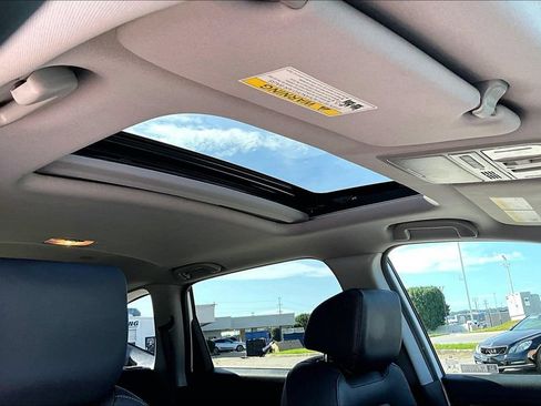 Used 2020 Honda CR-V Touring image 22