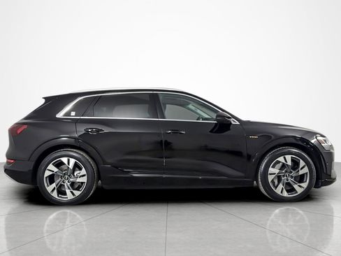 Used 2022 Audi e-tron Premium Plus w/ Premium Plus Package image 6