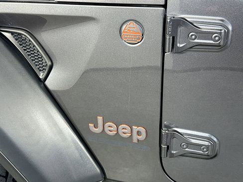 Used 2022 Jeep Gladiator Mojave w/ Cold Weather Group AWD/4WD image 28