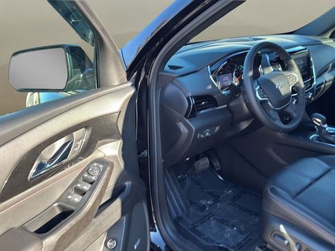 Used 2023 Chevrolet Traverse RS w/ LPO, Floor Liner Package image 14