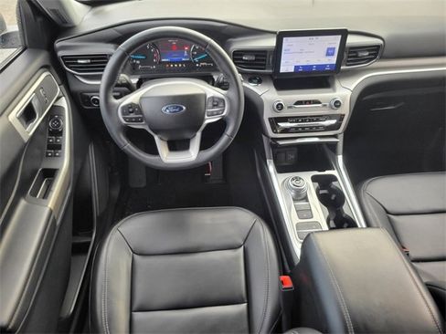 Used 2023 Ford Explorer XLT w/ Equipment Group 202A image 12