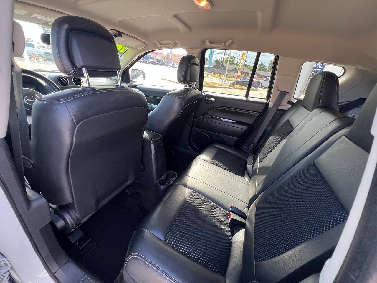 Used 2016 Jeep Compass Latitude AWD/4WD image 11