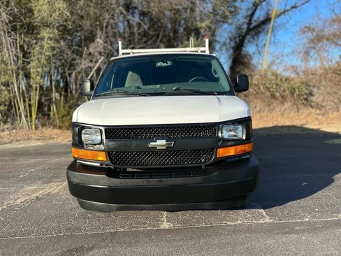 Used 2017 Chevrolet Express 2500 image 5