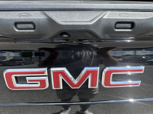 New 2026 GMC Sierra EV Elevation w/ LPO, Elevation Dark Package image 32