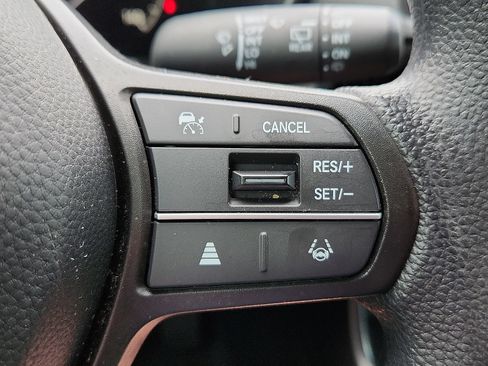 Used 2025 Honda CR-V LX image 17