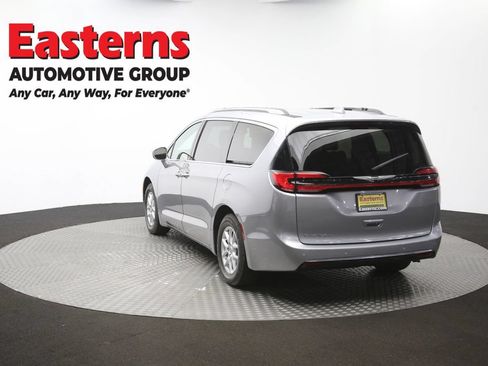Used 2021 Chrysler Pacifica Touring-L FWD image 68