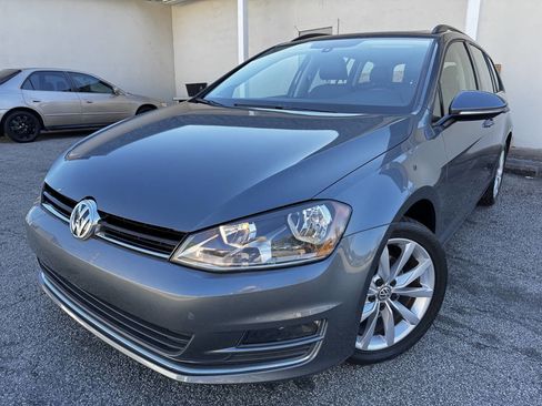 Used 2015 Volkswagen Golf SE image 1