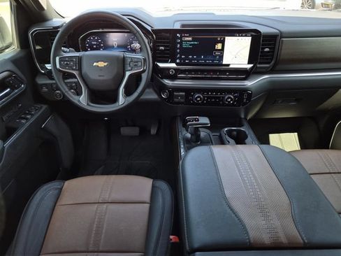 Used 2024 Chevrolet Silverado 1500 High Country w/ High Country Premium Package AWD/4WD image 27