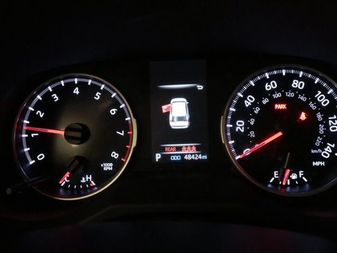 Used 2022 Toyota RAV4 LE FWD image 9
