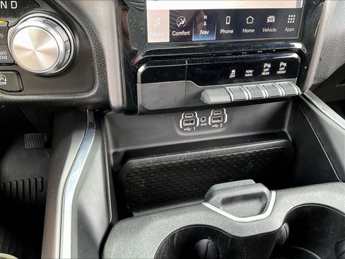 Used 2023 RAM 1500 Laramie AWD/4WD image 16