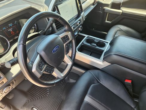 Used 2022 Ford F250 Platinum w/ FX4 Off-Road Package AWD/4WD image 13