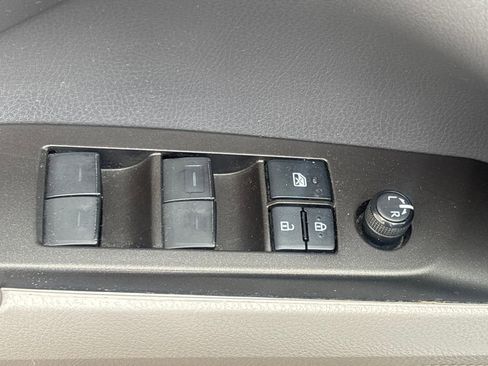 Used 2022 Toyota Camry LE image 7