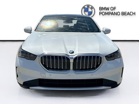 New 2026 BMW 530i RWD image 2