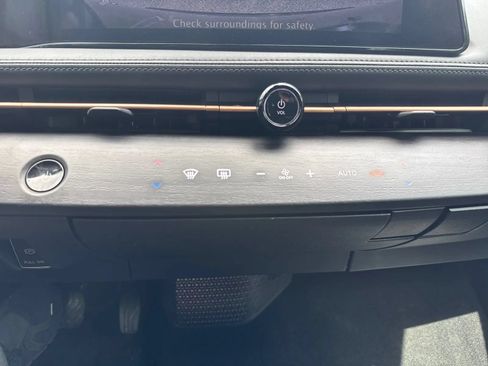 Used 2023 Nissan Ariya FWD image 17