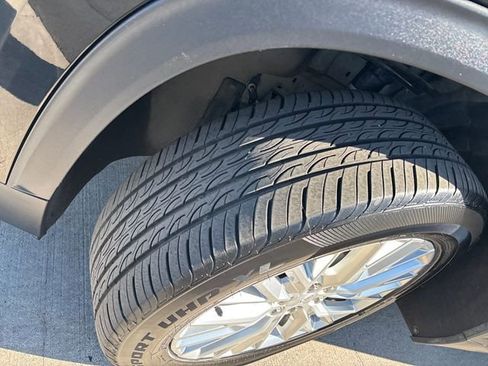 Certified 2024 GMC Acadia Elevation AWD/4WD image 27