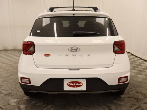 Used 2026 Hyundai Venue SEL FWD image 5