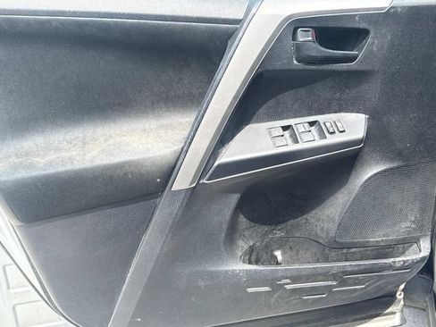 Used 2017 Toyota RAV4 LE FWD image 23