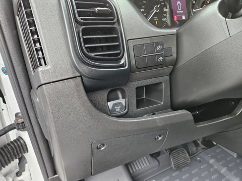 Used 2025 RAM ProMaster 3500 FWD image 21