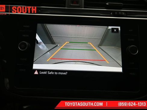 Used 2023 Volkswagen Tiguan SE R-Line FWD image 18