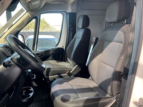 Used 2024 RAM ProMaster 2500 w/ Premium Convenience Group image 8