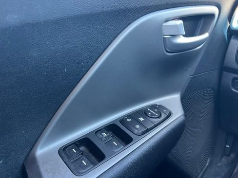 Used 2019 Kia Niro LX FWD image 21