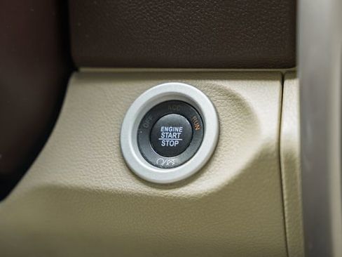 Used 2016 RAM 1500 Laramie image 29