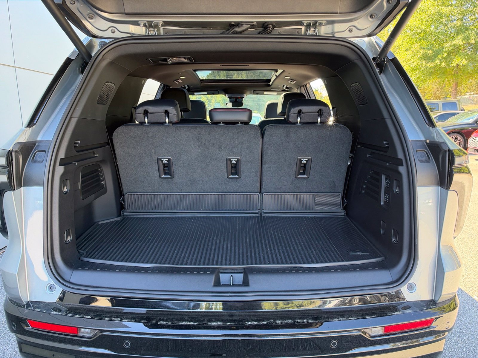 Used 2026 Chevrolet Traverse RS FWD image 35