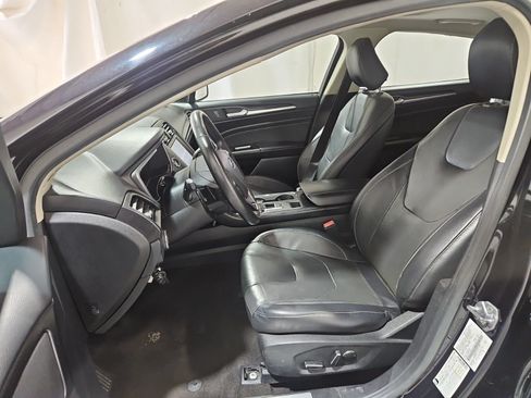 Used 2020 Ford Fusion Titanium AWD/4WD image 5