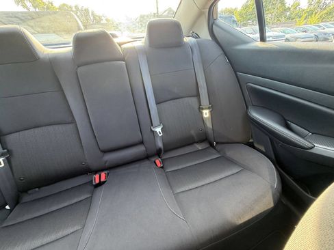 Used 2025 Nissan Altima 2.5 SV FWD image 37