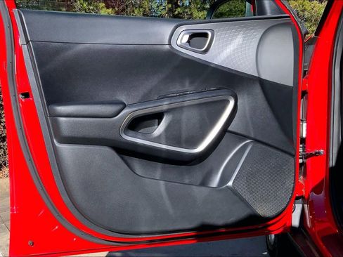 Used 2022 Kia Soul LX image 20