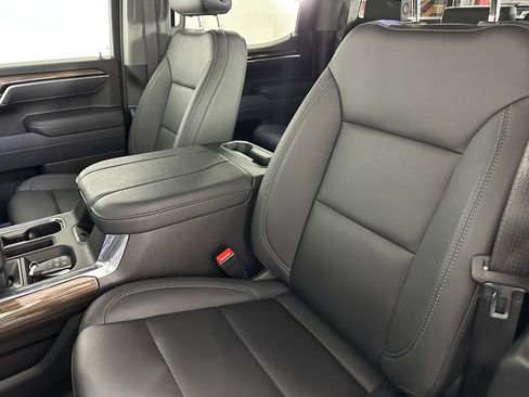 Used 2025 Chevrolet Silverado 1500 LT Trail Boss w/ Convenience Package II AWD/4WD image 20
