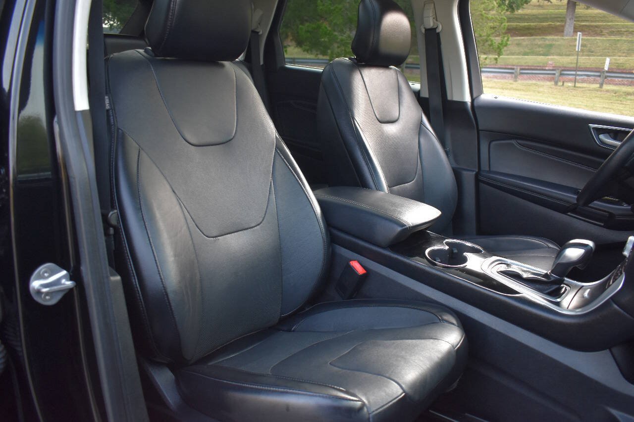 Used 2018 Ford Edge Titanium w/ Equipment Group 301A AWD/4WD image 13