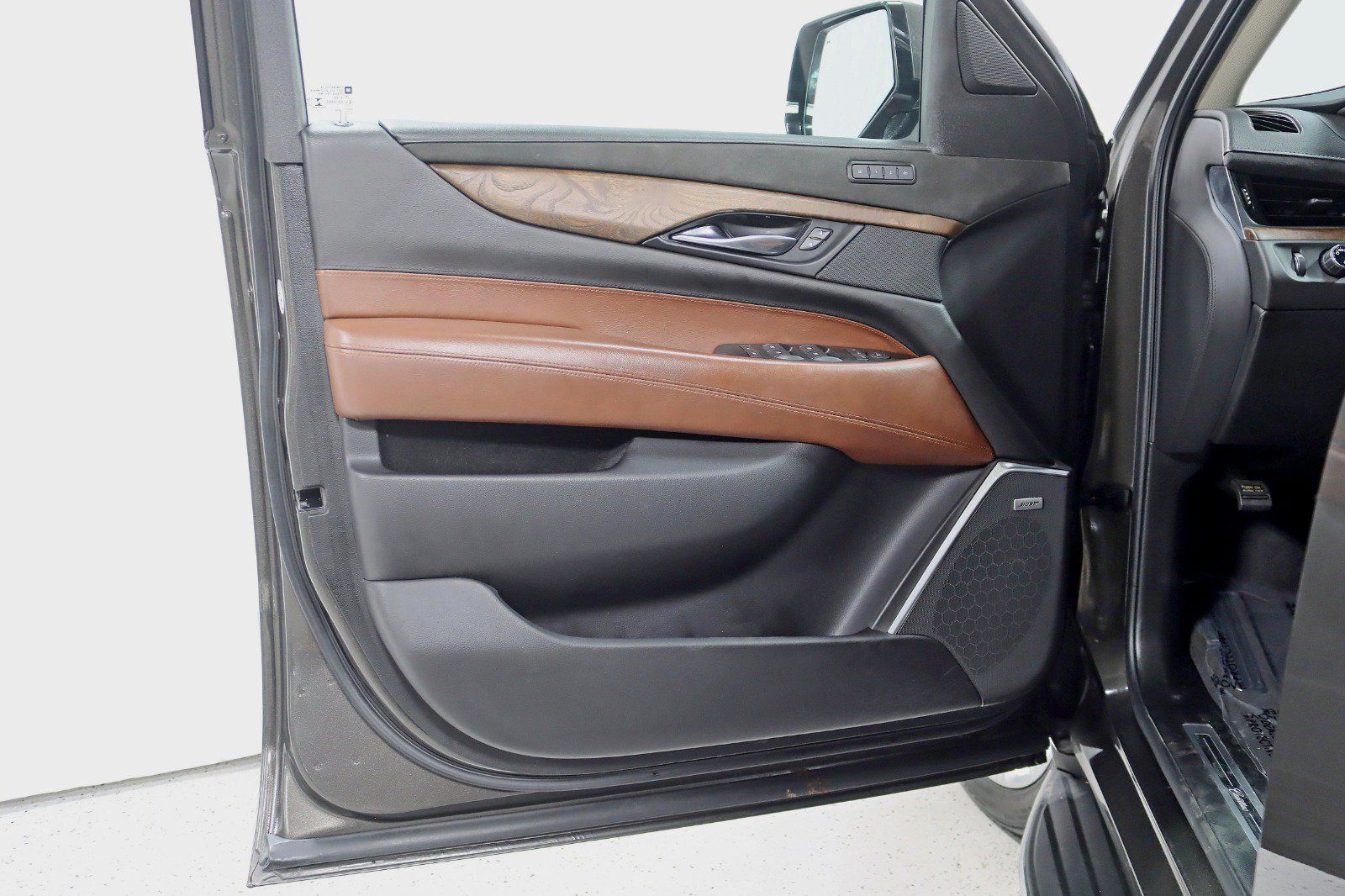 Used 2020 Cadillac Escalade Luxury AWD/4WD image 35