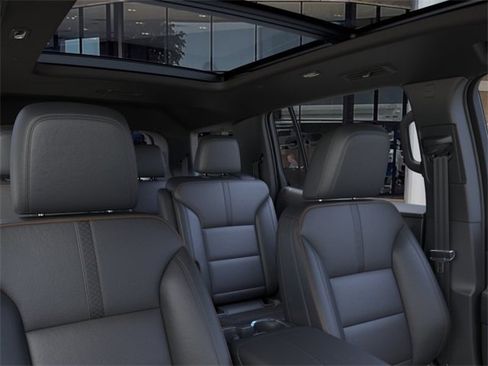 New 2026 Chevrolet Traverse High Country w/ LPO, Floor Liner Package FWD image 24