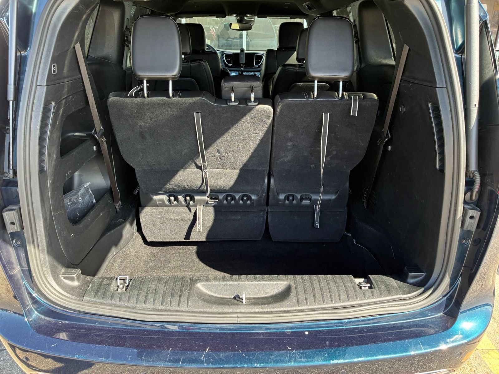 Used 2025 Chrysler Pacifica Select FWD image 32