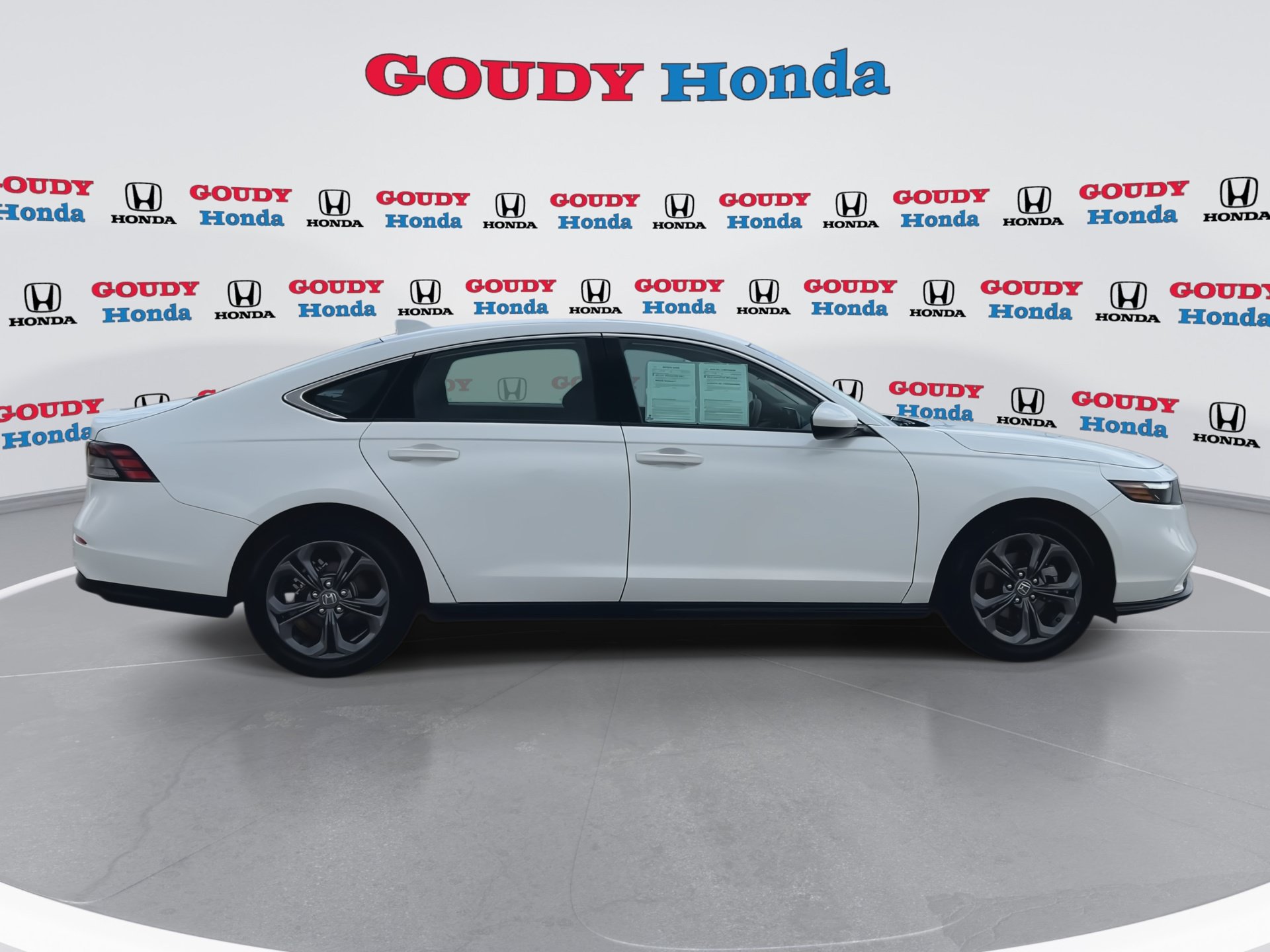 Certified 2023 Honda Accord EX image 9