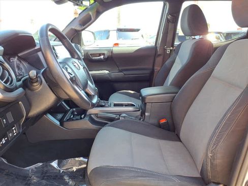 Used 2020 Toyota Tacoma TRD Sport image 18